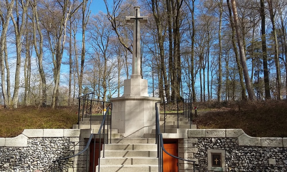 Cimetiere britannique en foret de Retz - premiere guerre mondiale