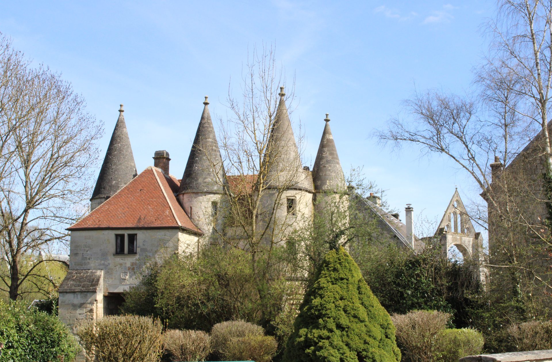 Le village de Longpont