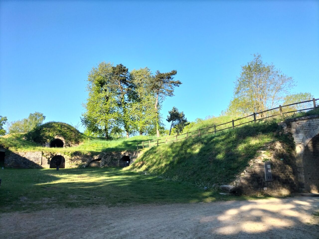 Le fort de Condé < Chivres-Val