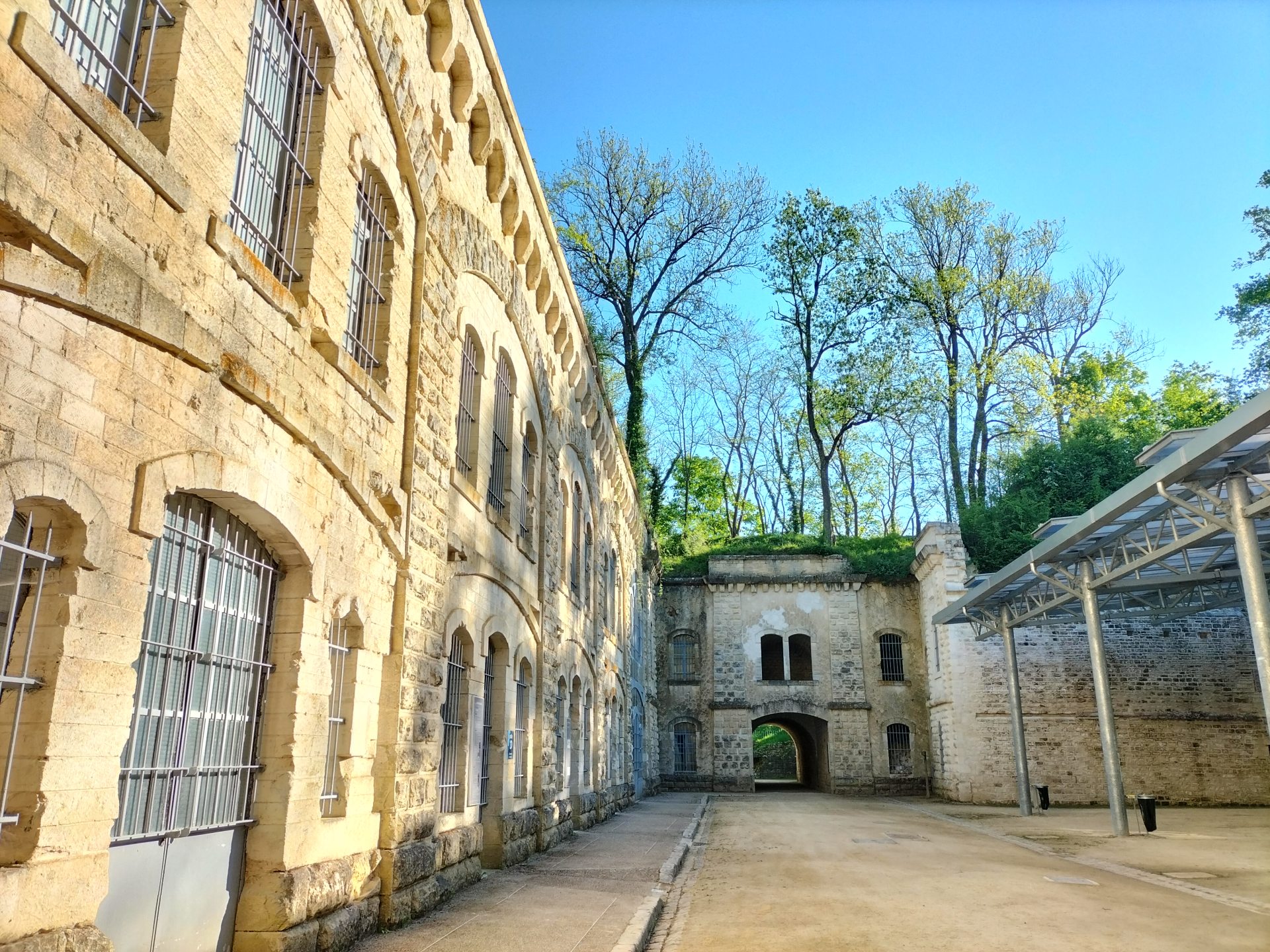 Le fort de Condé < Chivres-Val