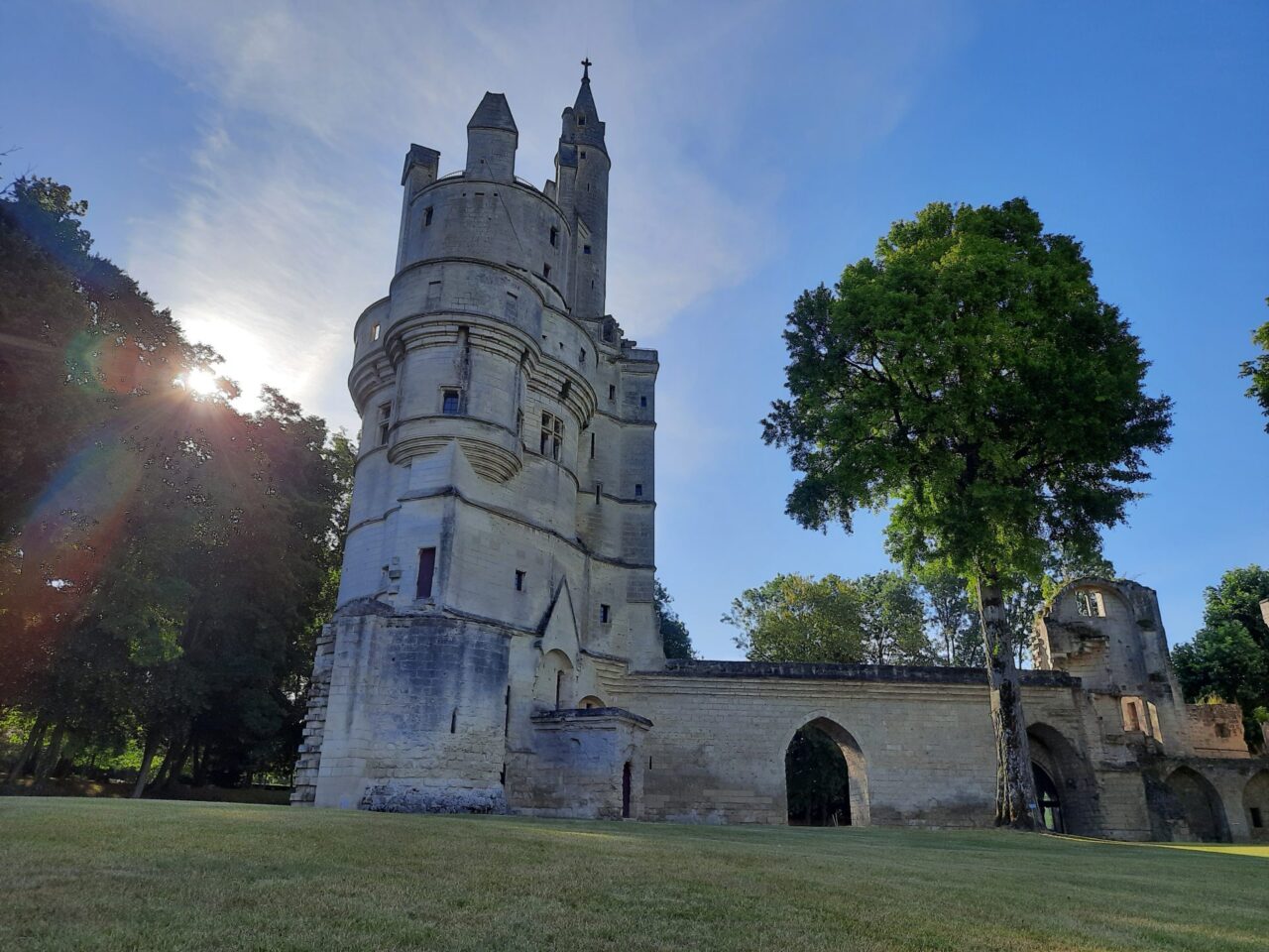 Septmonts et son donjon enchanté