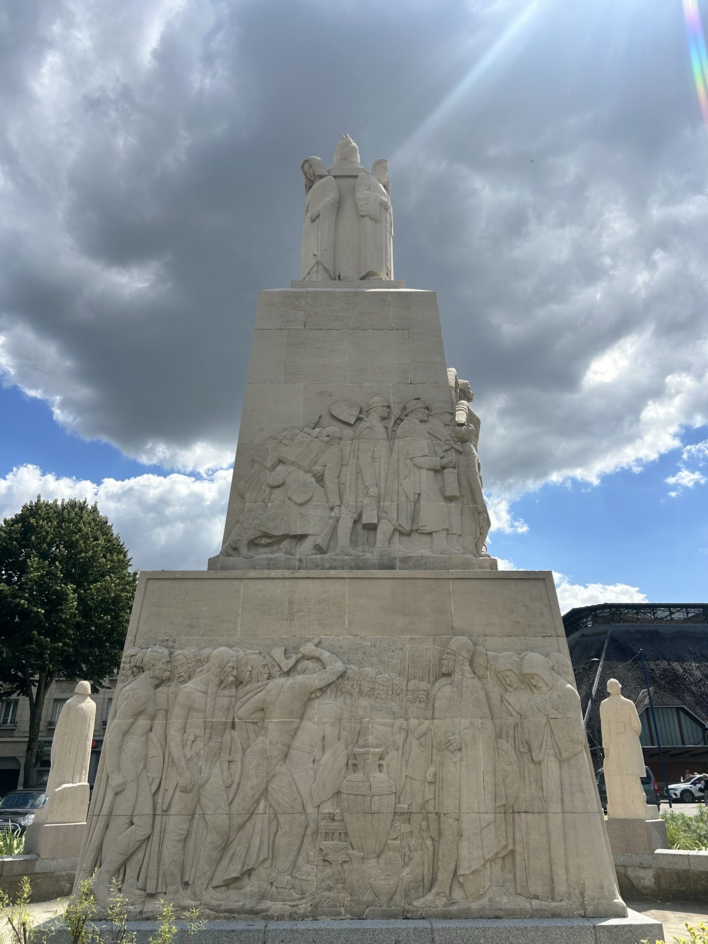 Mais qui a cassé le vase de Soissons ?