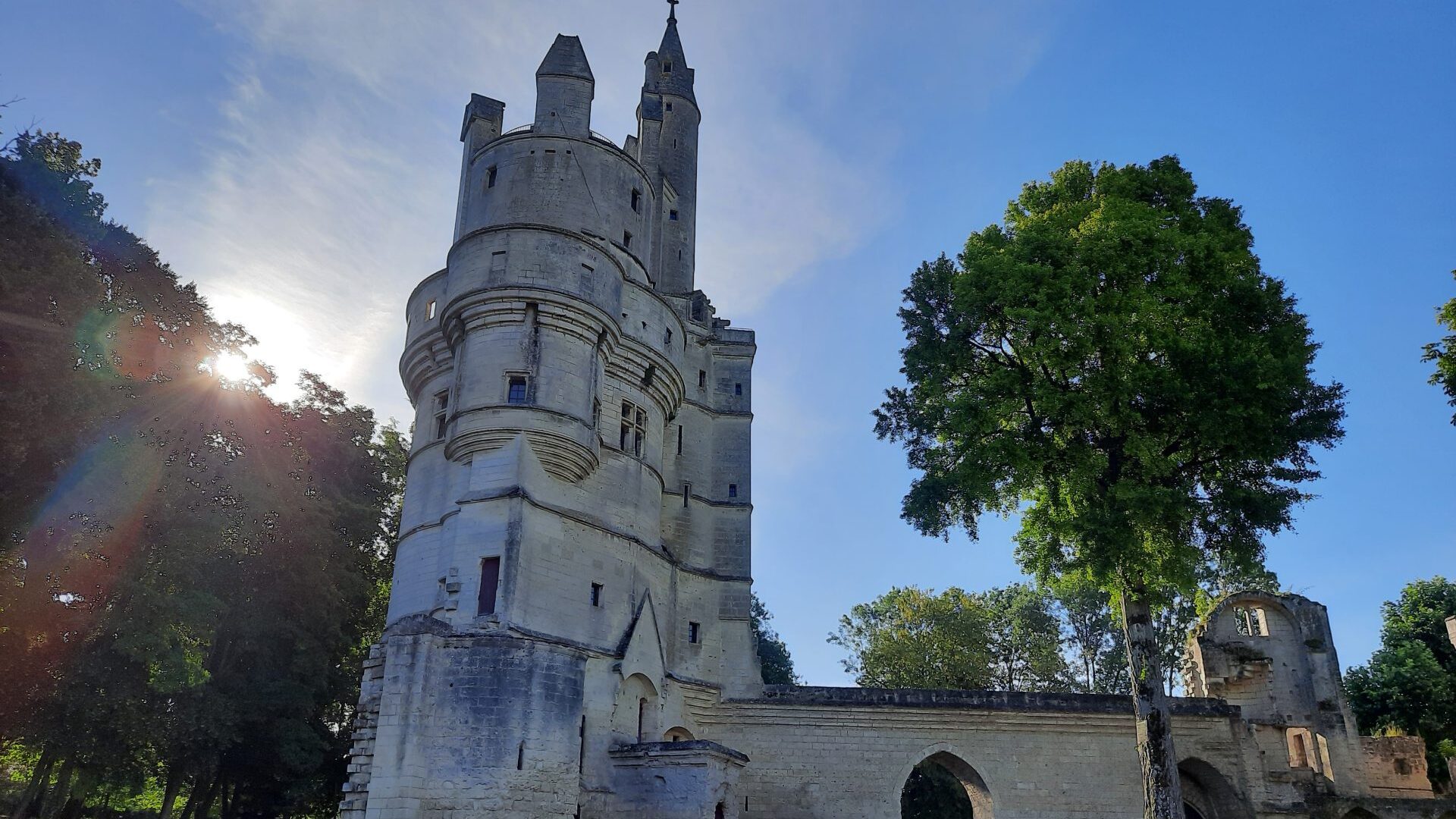Au cœur de l’histoire entre châteaux et donjon ! Le donjon de Septmonts