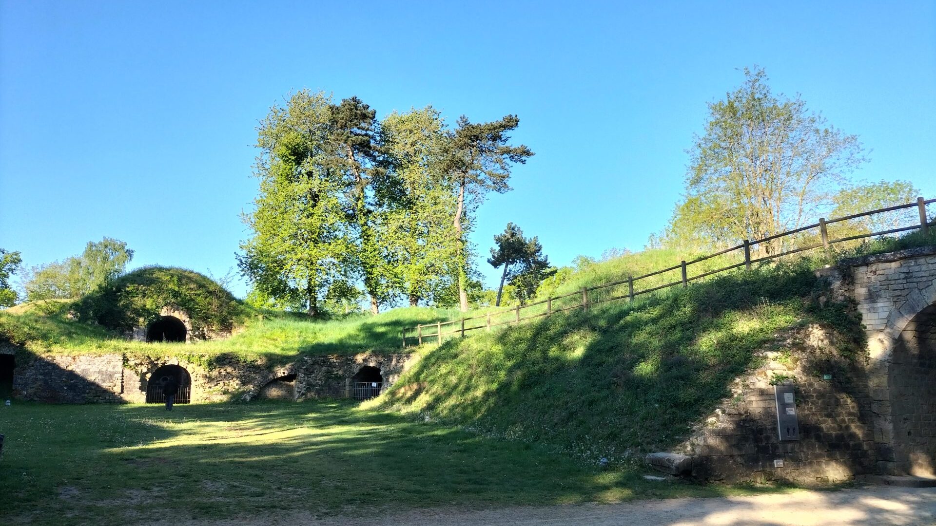 Le fort de Condé < Chivres-Val
