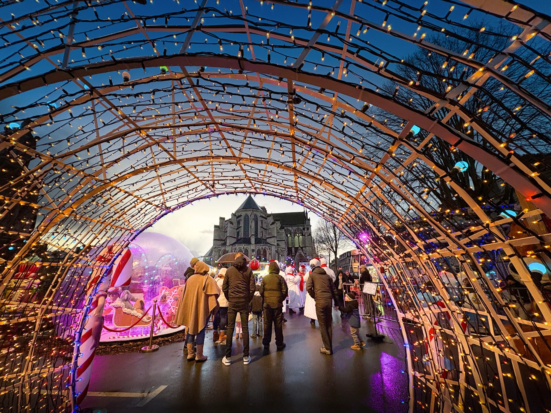 Marché de noël et patinoire à Soissons