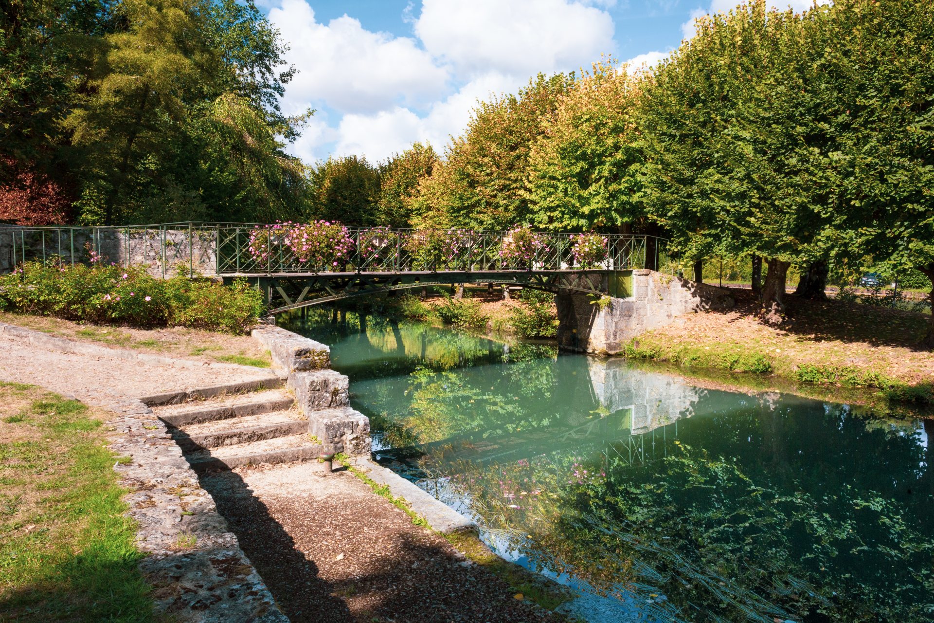 Canal de l'Ourcq La Ferte-Milon